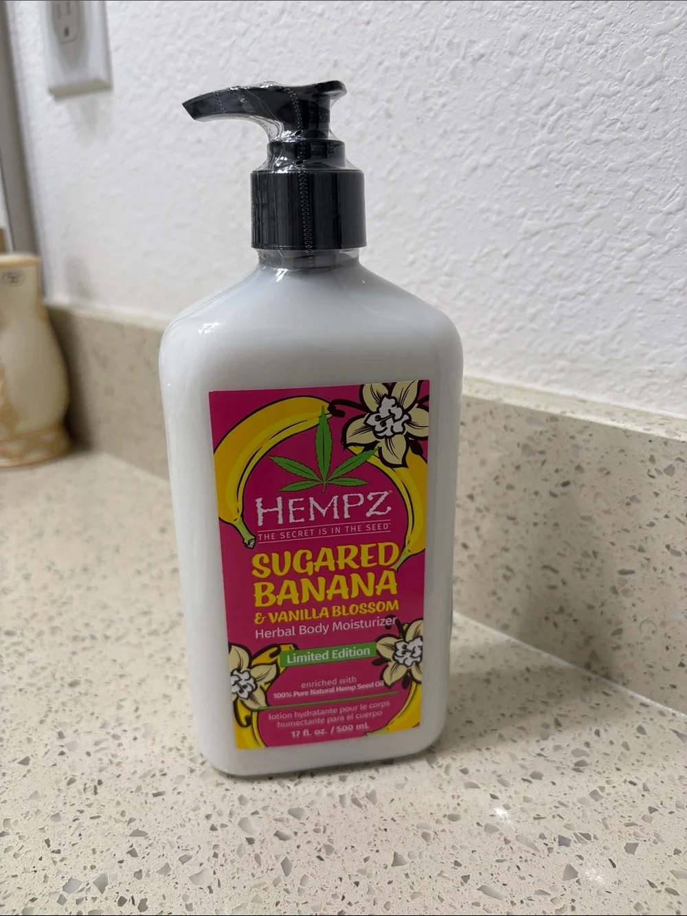 Hempz Sugared Banana & Vanilla Blossom Herbal Body Moisturizer - White